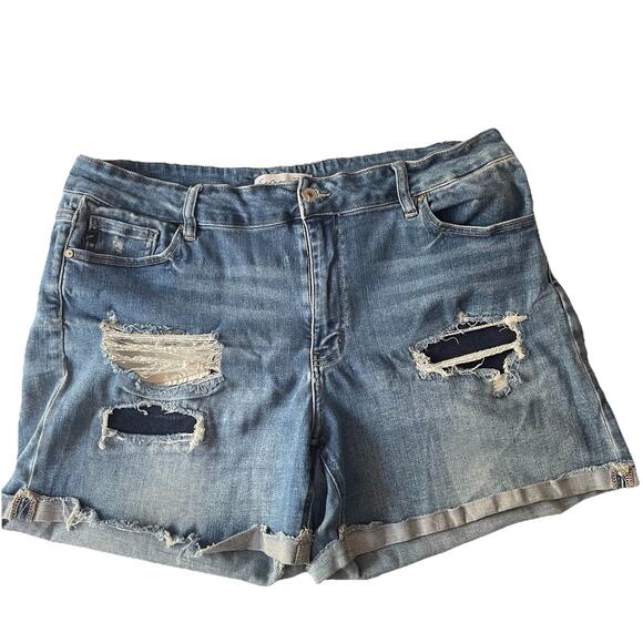 KanCan Maurices High Rise Backed Ripped Short Plus Sz 20 Blue Distressed - Picture 1 of 7